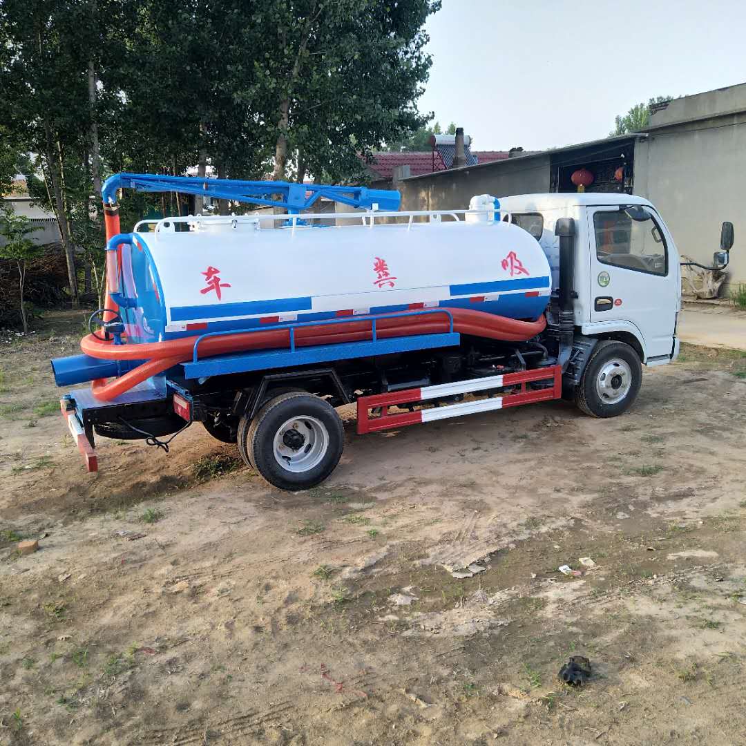 二手吸糞車市場(chǎng)解析 國(guó)五帶手續(xù)、真空吸糞車與無牌車的選購指南